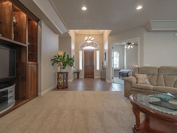 4th image of 2120 N Lone Rock Dr