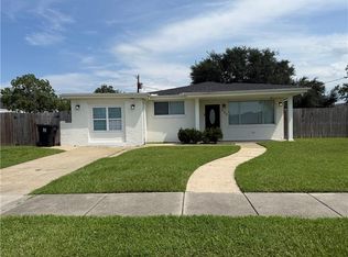225 Nutria Dr, Arabi, LA 70032