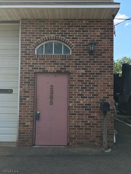 2nd image of 2365 Waldheim Ave