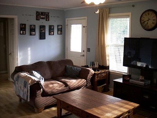 2nd image of 376 Courtland Dr