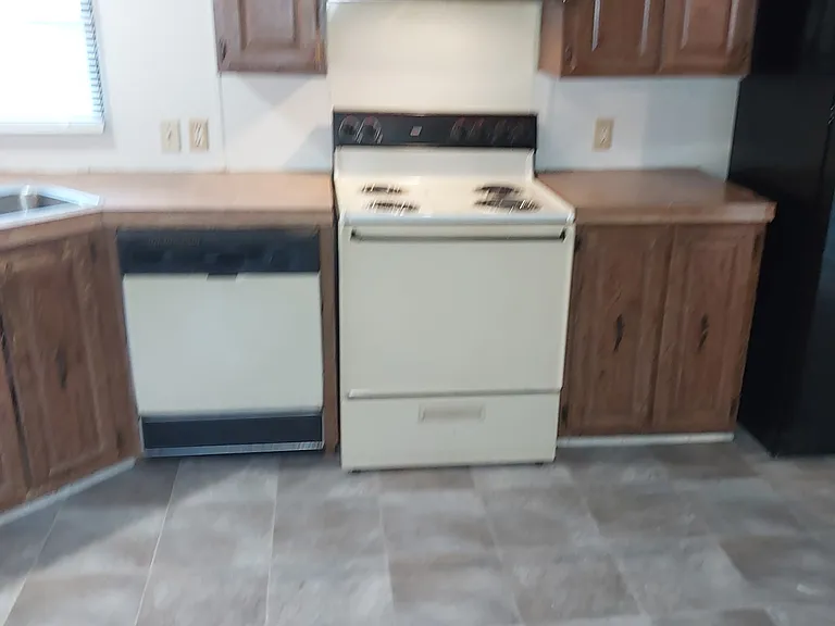 643 Oak Grove Rd #16 — Photo 3
