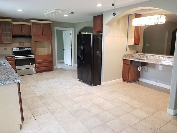 2nd image of 402 Piney Point Dr