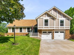 706 Greenbriar Ter, Saint Joseph, MO 64506
