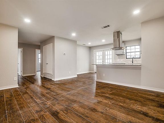 3rd image of 6426 Baraboo Dr