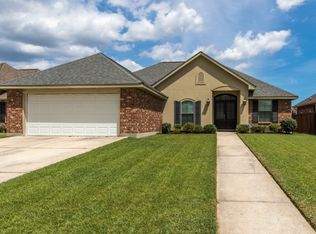 212 W Pin Oak Dr, Saint Rose, LA 70087
