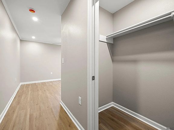 4th image of 10011 Avenue B