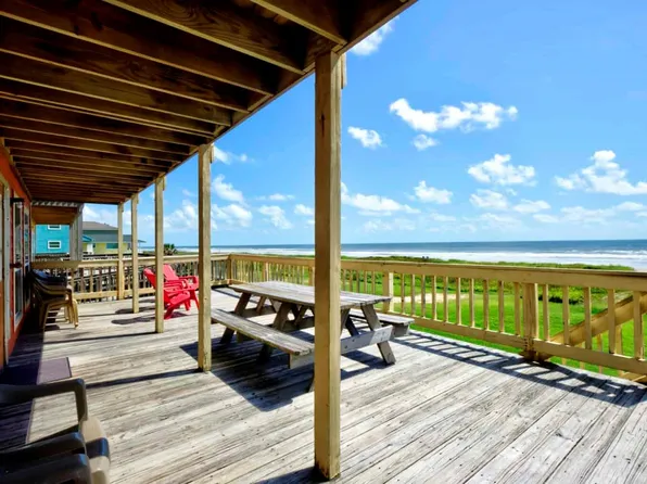 2446 Bluewater Dr, Surfside Beach, TX 77541