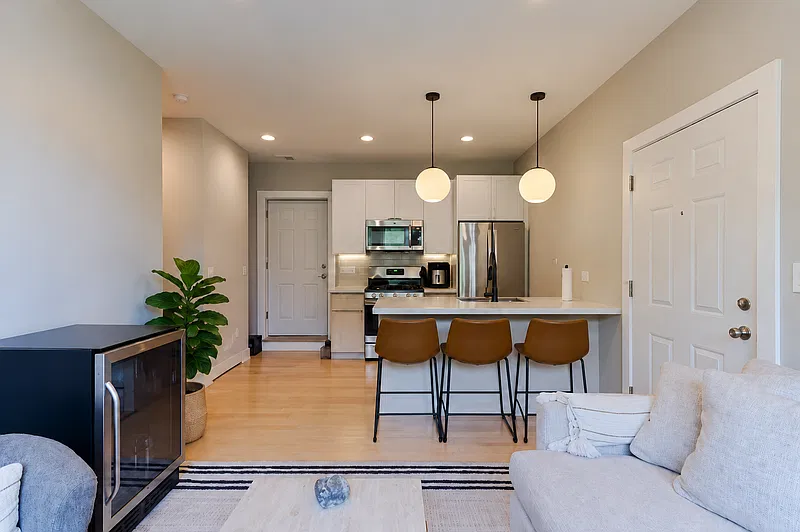 2 bed, 2.0 bath, $2,650 — Photo 3