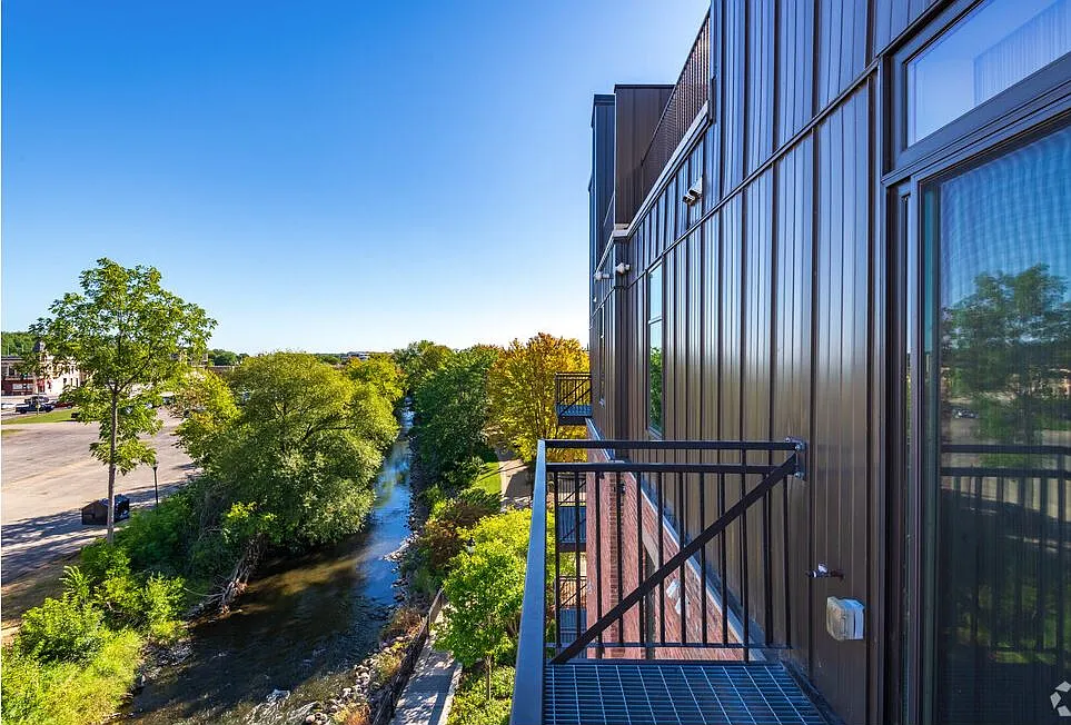 Waukesha Lofts — Photo 2