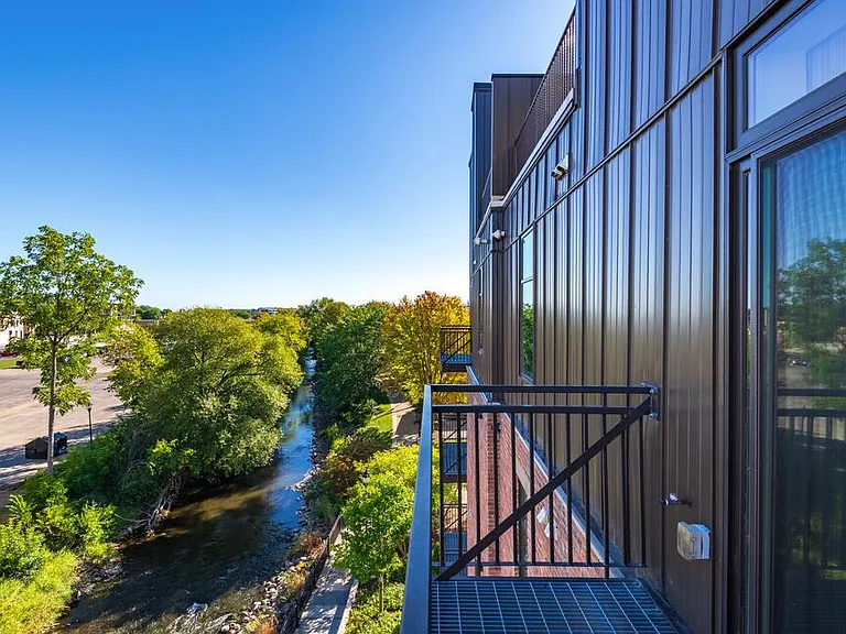 Waukesha Lofts — Photo 2
