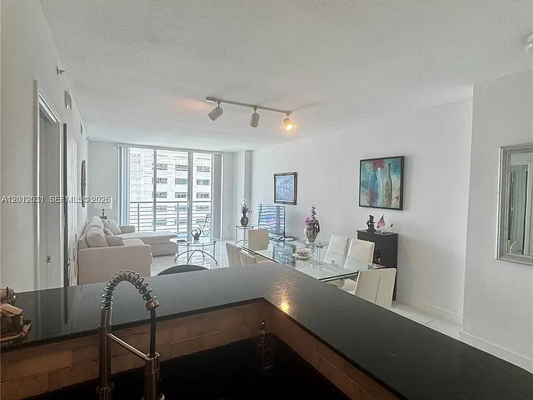 335 Biscayne Blvd #2900 — Photo 14