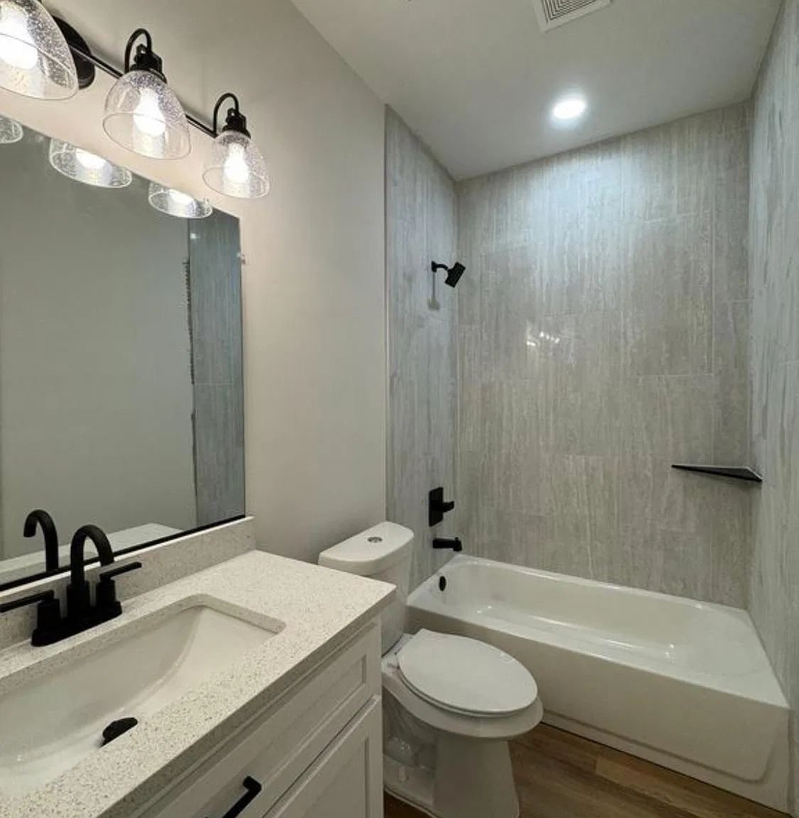 3 bed, 1055 sqft, $1,800 — Photo 4
