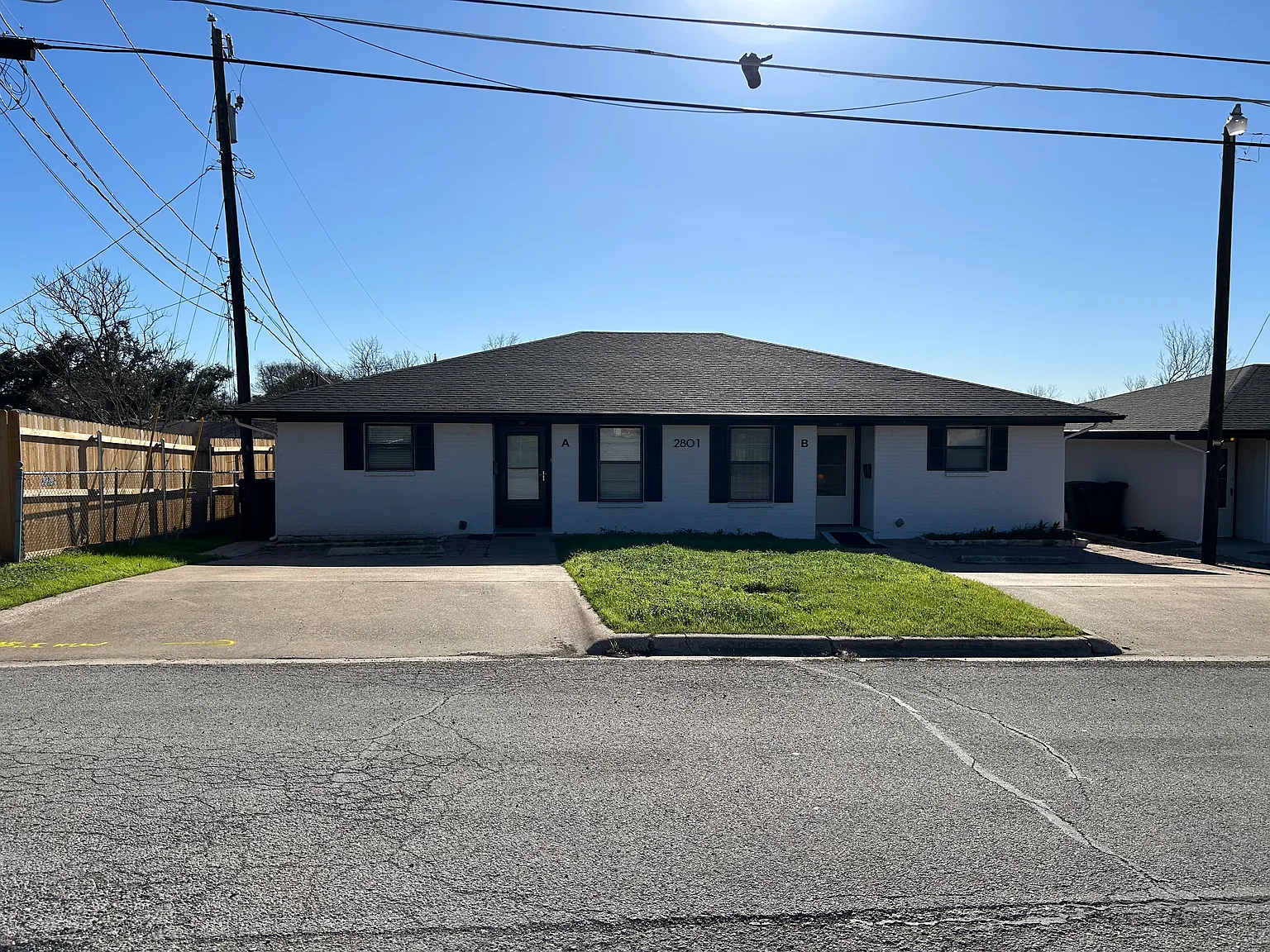 2801 W Ave N — Photo 1