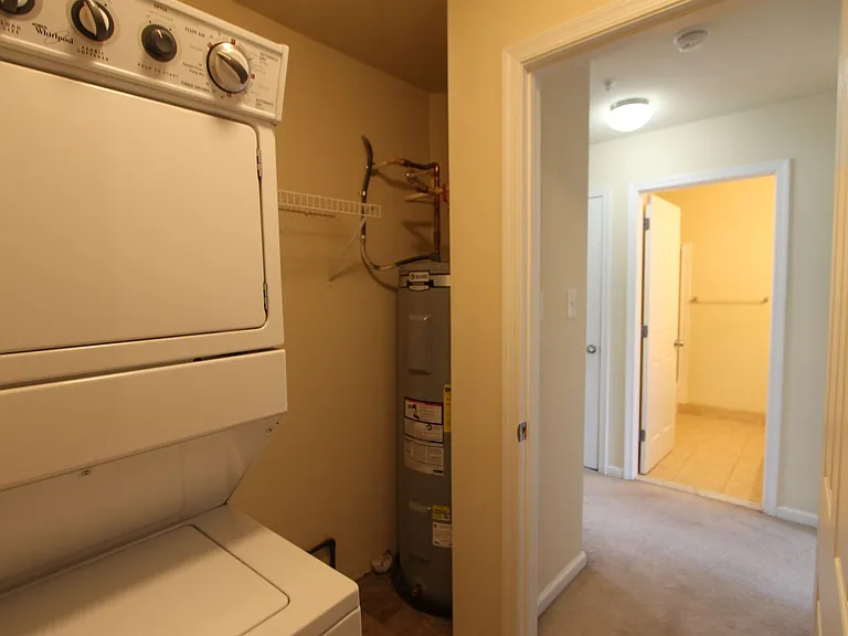 316 Ross Ct — Photo 36