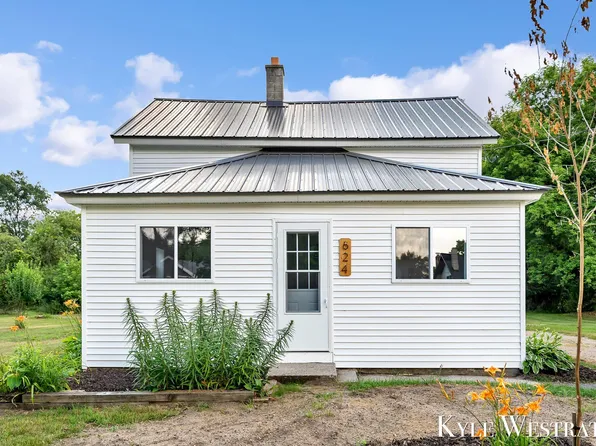 624 Orton St, Howard City, MI 49329