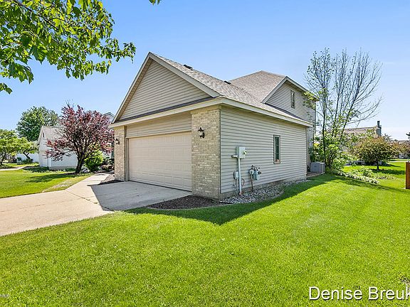 3rd image of 6695 Crystal Downes Dr SE