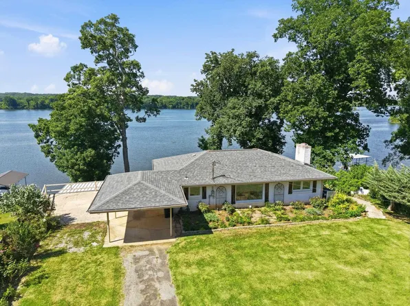 703 Carter Dr, Tuscumbia, AL 35674
