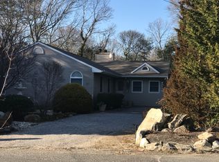 25 Maryland Blvd, Hampton Bays, NY 11946