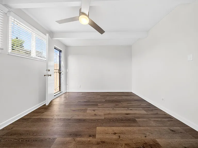 9025 National Blvd — Photo 20