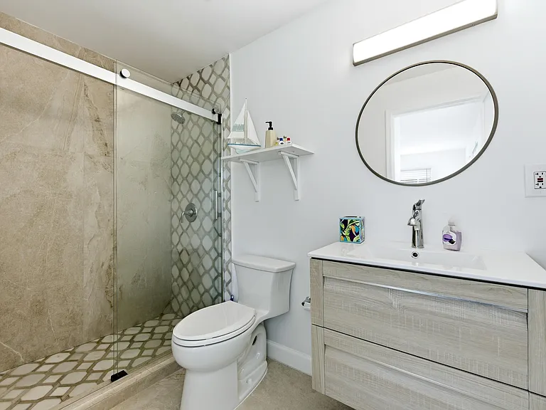 221 Princeton Dr — Photo 19
