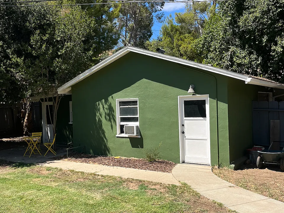 N San Gorgonio Ave