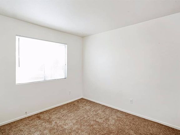 2nd image of 431 Mindoro Ave