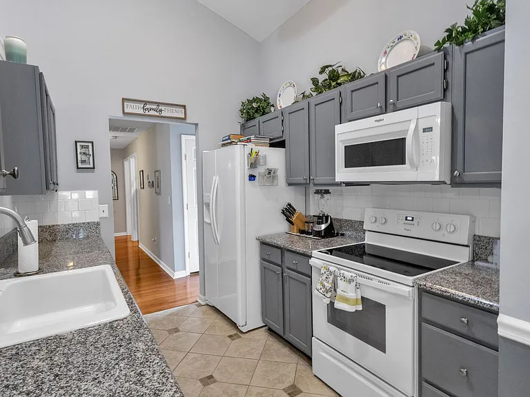 265 Okehampton Dr — Photo 5