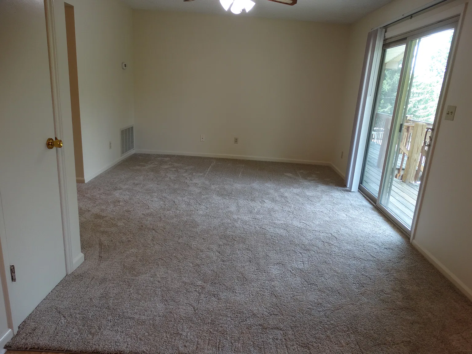2 bed, 800 sqft, $1,000 — Photo 2