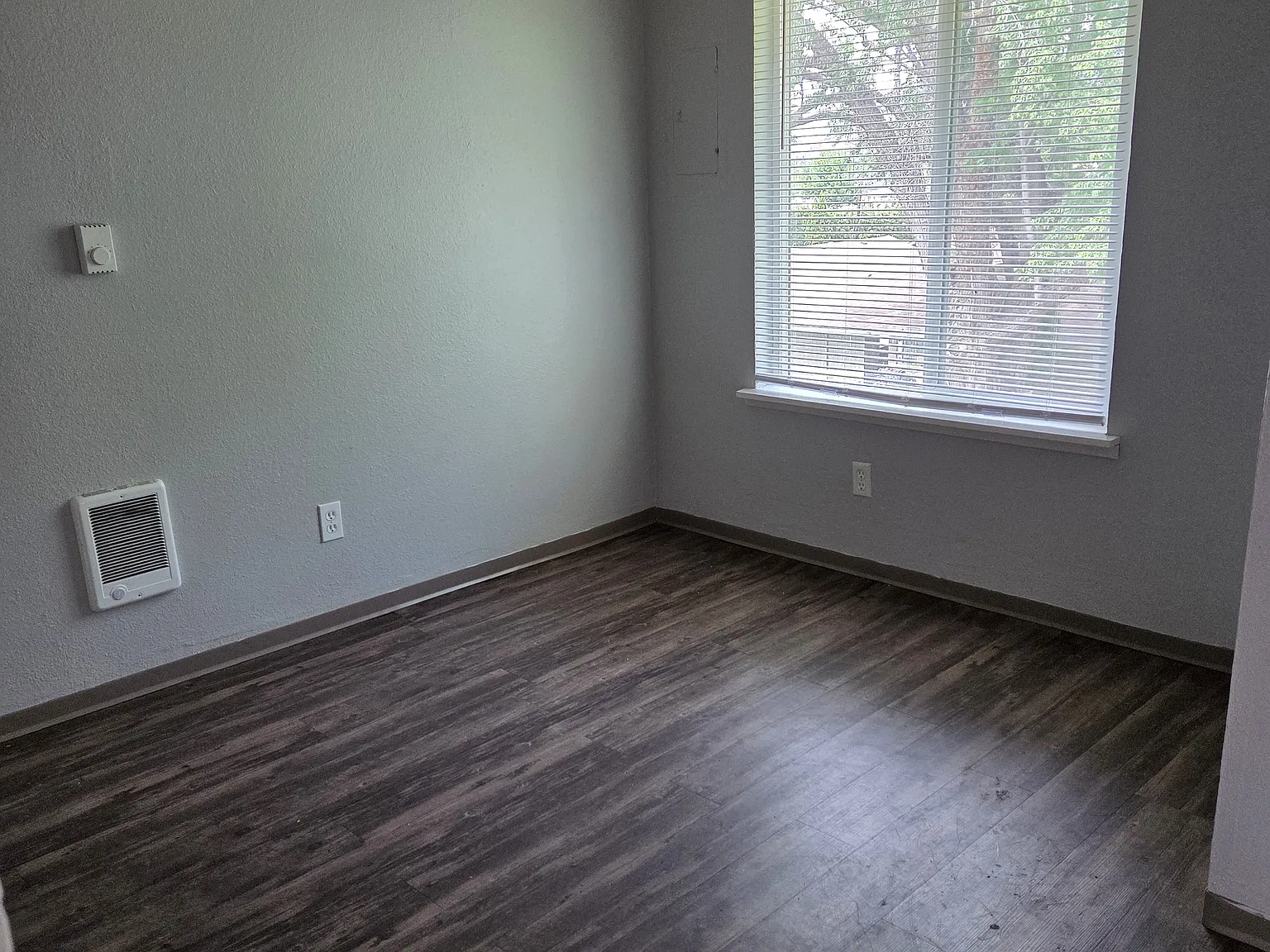 3 bed, 1.5 bath, $1,575 — Photo 4