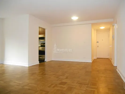 Rented by Manhattan Connection | media 16