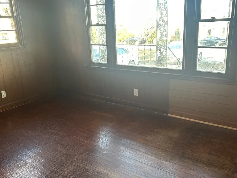 105 Church St — Photo 3
