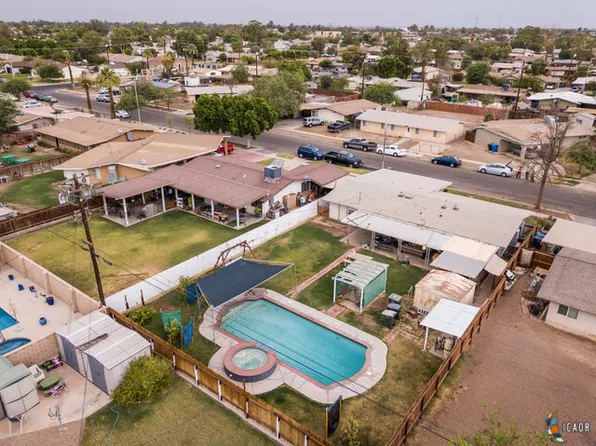 1561 Sandalwood Dr, El Centro, CA 92243