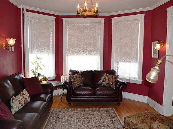 5th image of 111 N Pine Ave