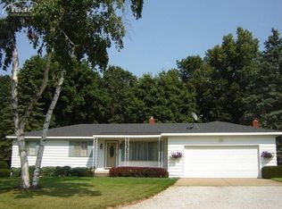 12327 Jennings Rd, Linden, MI 48451