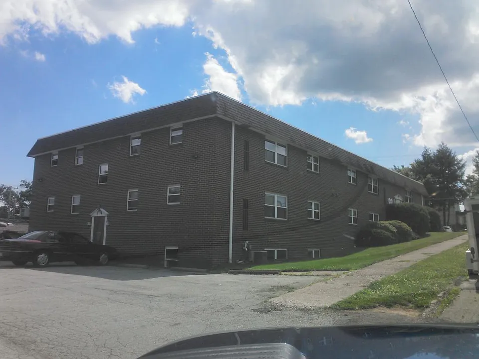 700 Carl Ave