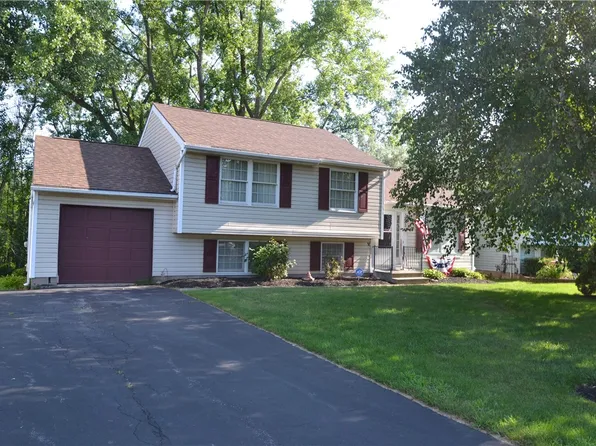 1695 Waterford Rd, Walworth, NY 14568