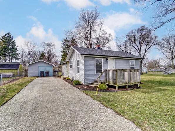 2815 Prairie Grove Dr, Fort Wayne, IN 46809