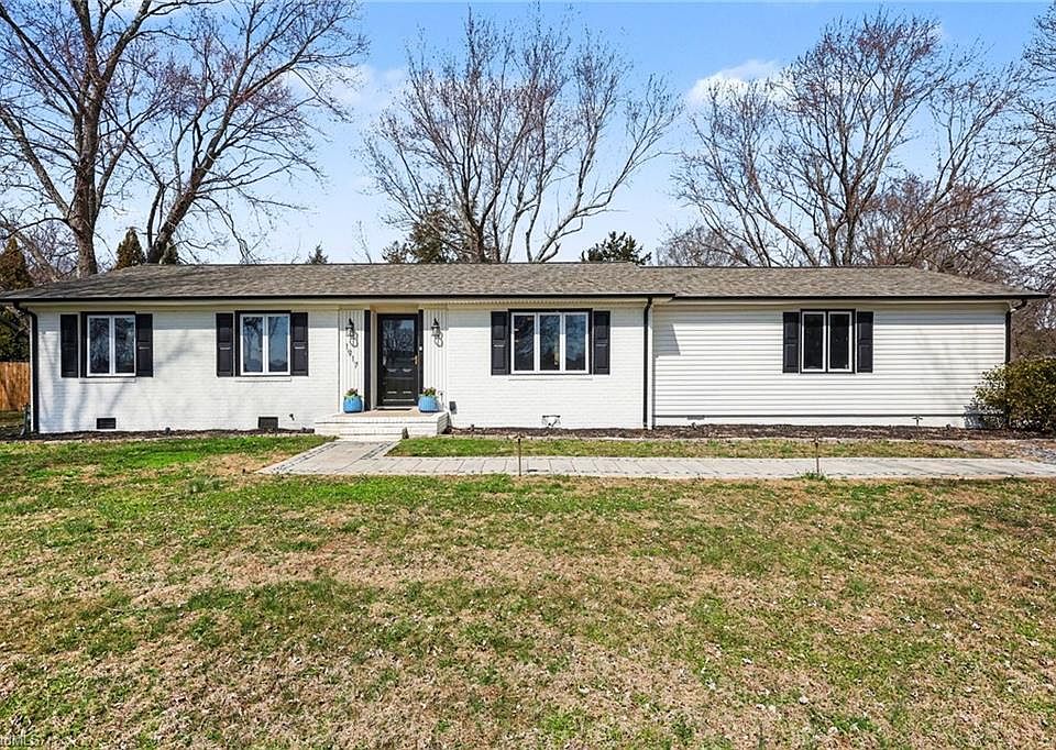 1st image of 1917 Oak Ridge Rd