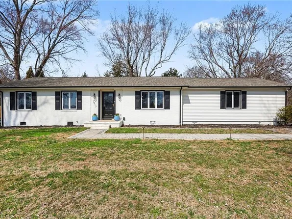 1917 Oak Ridge Rd, Oak Ridge, NC 27310