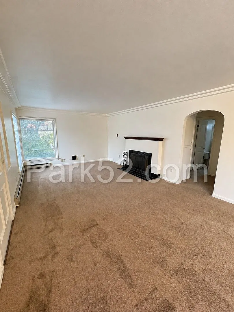 Tacoma 2 Bedroom 2 Bathroom Home with Washer/Dryer Hook-Ups & Lawncare Included! — Photo 3
