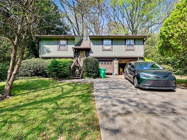 1156 Alpine Hills Dr, Stone Mountain, GA 30083