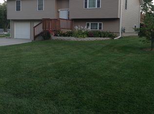 1820 Saint Joseph St, Trenton, MO 64683