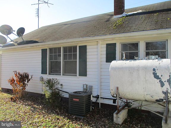 4th image of 6369 Neavitt Manor Rd
