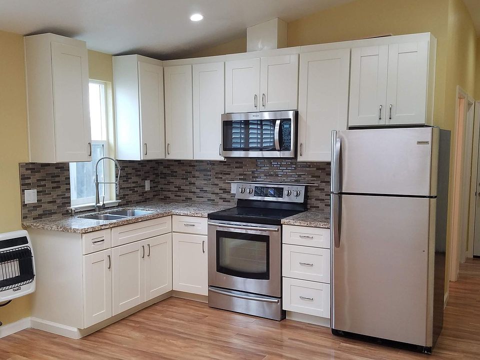 1st image of 33896 Rowland Dr