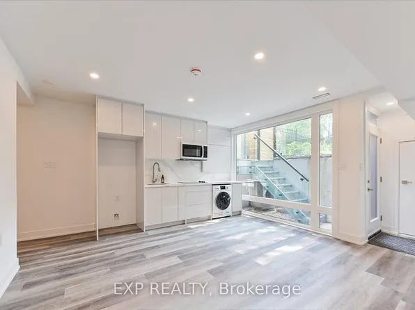 19 Devon Rd #M4e-2j7, Toronto, ON M4E 2J7