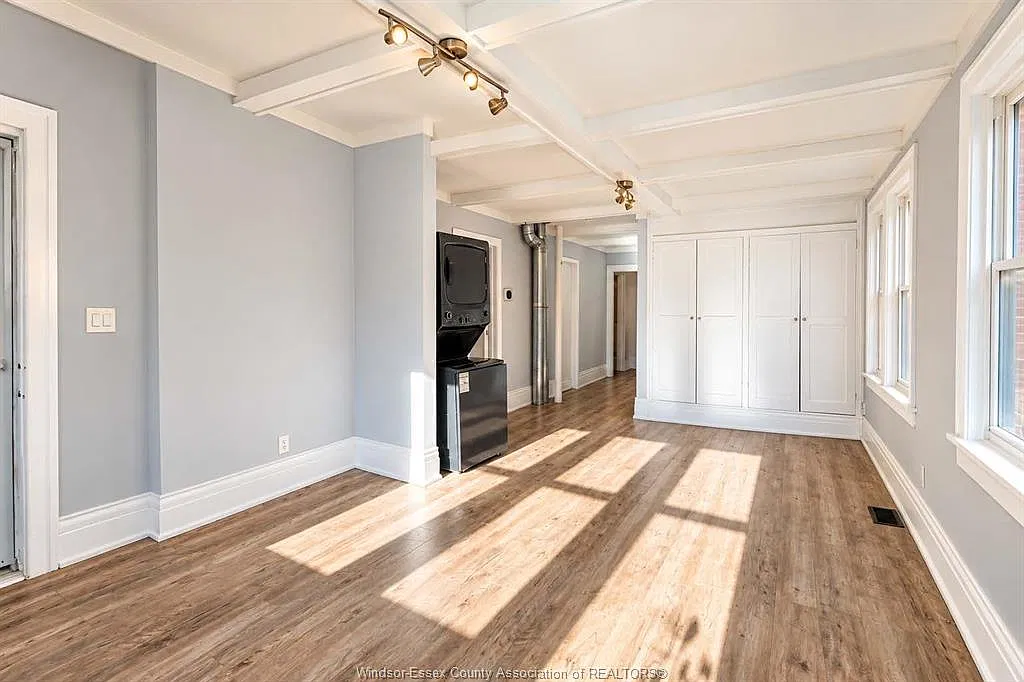3 bed, $1,700 — Photo 4