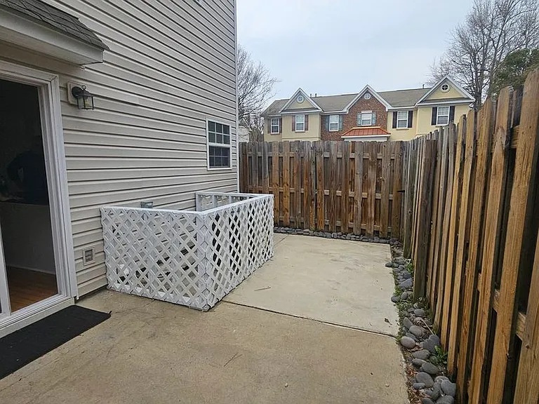 104 Tuscany Ct — Photo 18