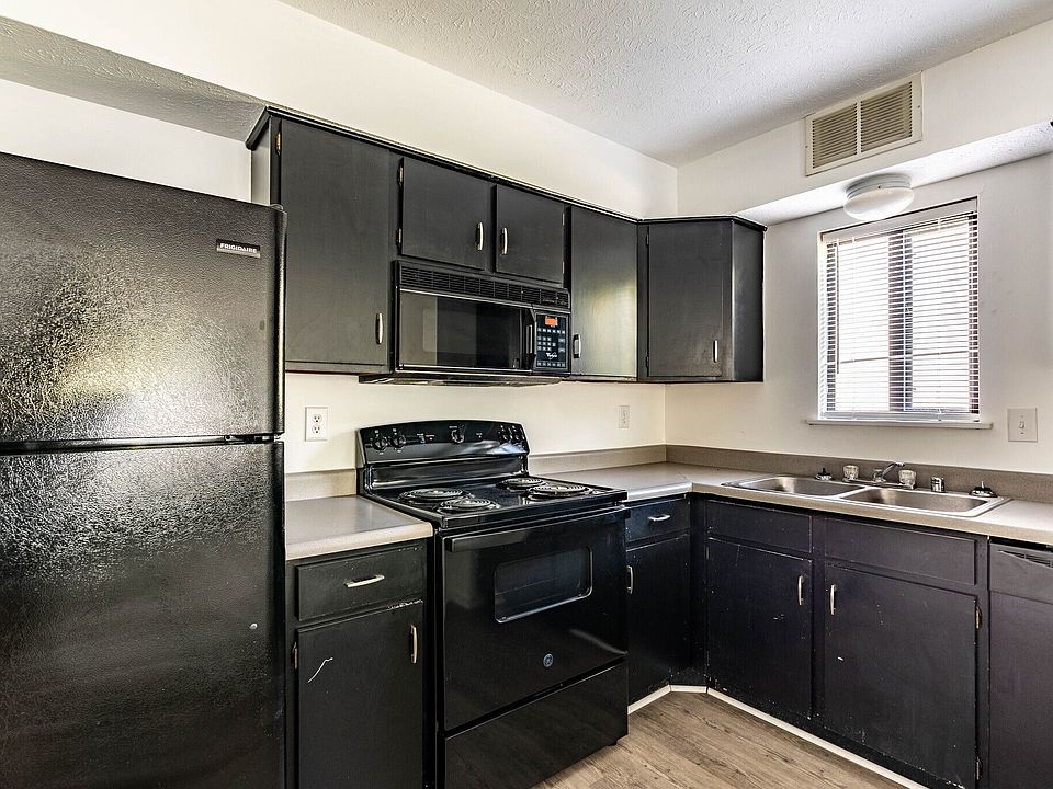 The Villas of Pine Valley Apartments 1000 Pine Valley Dr