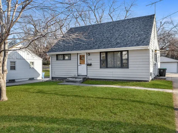 2713 56th St, Des Moines, IA 50310