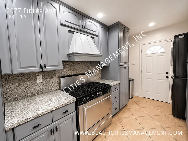 2077 Fidler Ave — Photo 9